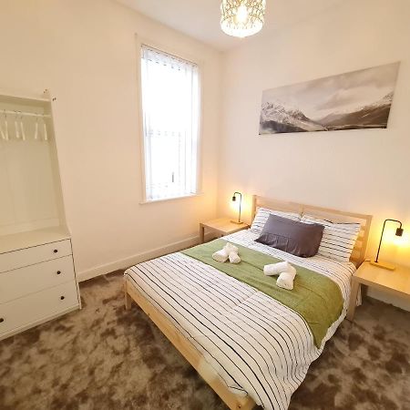 Large 3 Bed Flat, Free Parking Διαμέρισμα Νιούκασλ Εξωτερικό φωτογραφία
