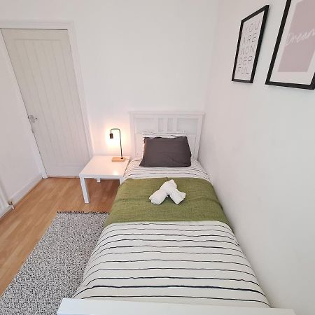 Large 3 Bed Flat, Free Parking Διαμέρισμα Νιούκασλ Εξωτερικό φωτογραφία