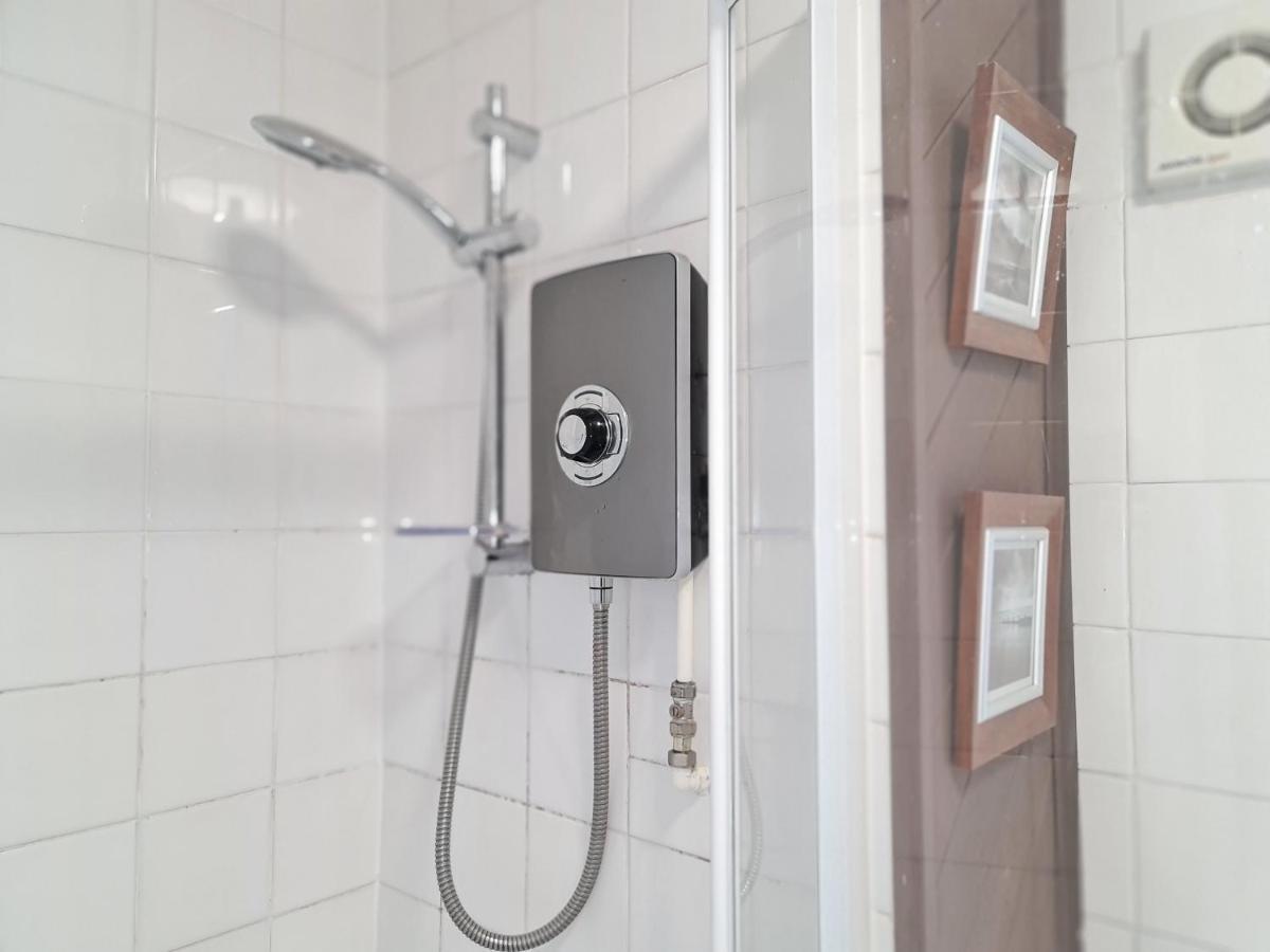 Large 3 Bed Flat, Free Parking Διαμέρισμα Νιούκασλ Εξωτερικό φωτογραφία