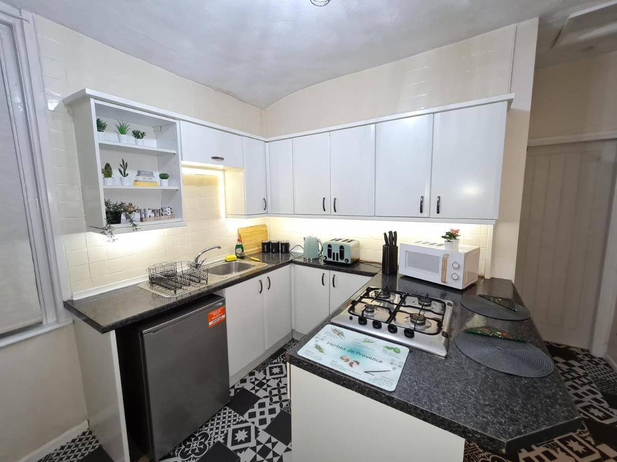 Large 3 Bed Flat, Free Parking Διαμέρισμα Νιούκασλ Εξωτερικό φωτογραφία